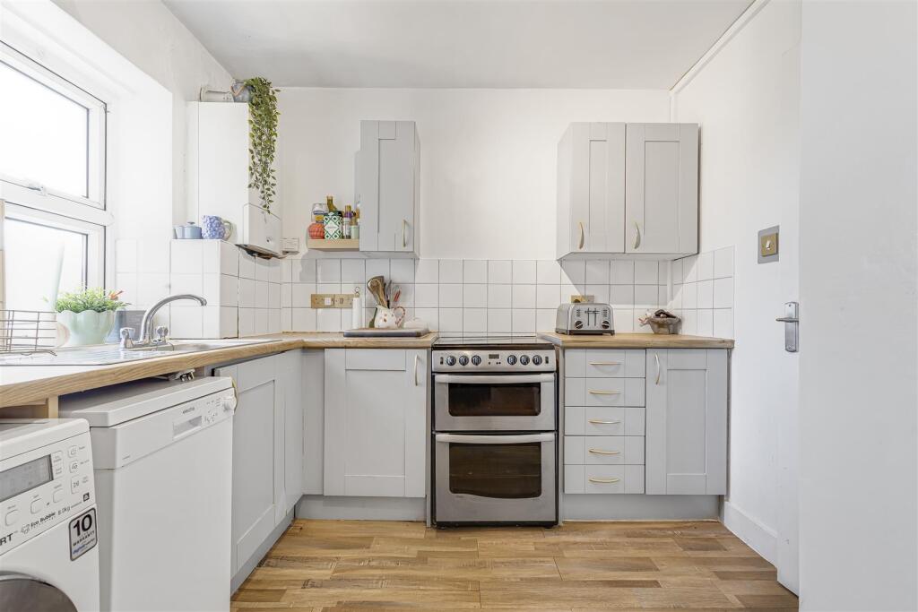 James_anderson-flat_111__chertesy_court-sw14__11_.