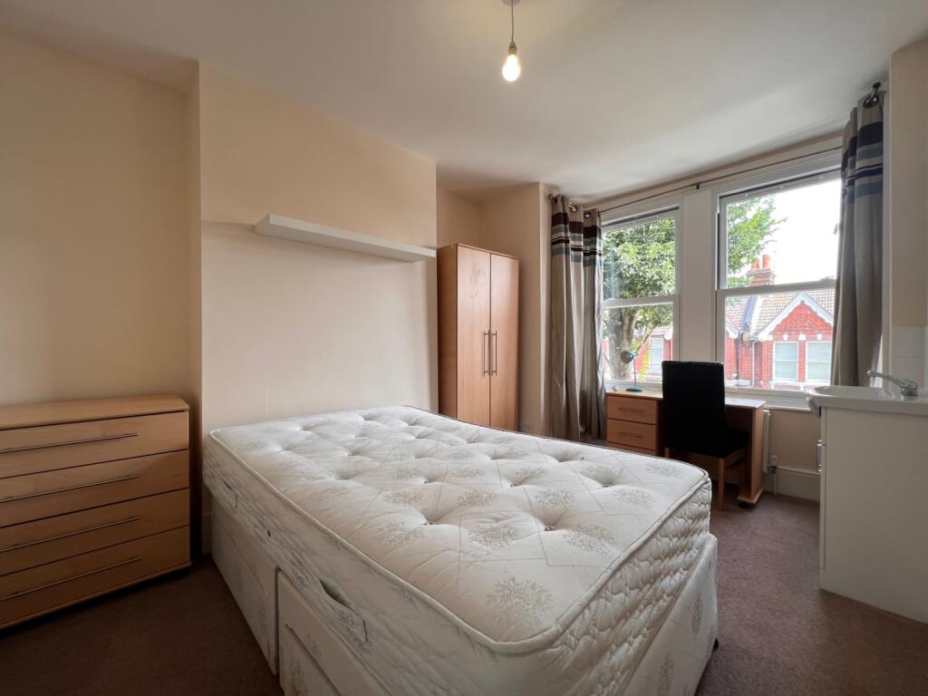 19 Hollingbury Park Avenue - Bedroom 5 (1)