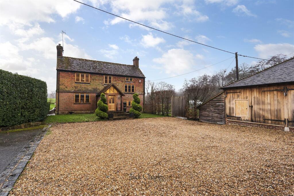Little Bewl Farmhouse, TN3 8JL 001.jpg