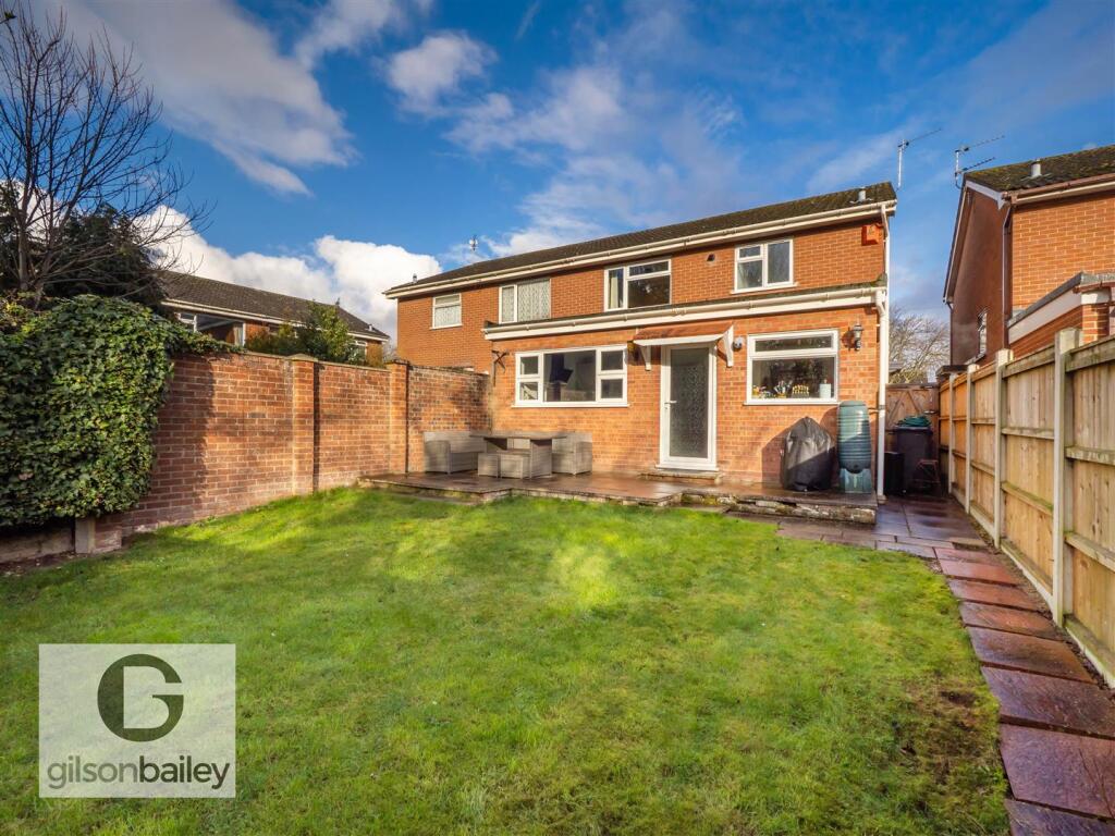 24AylesburyClose-4.jpg