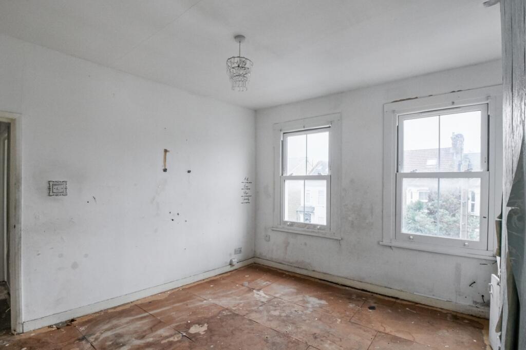 Flat B, 6 Palmerston Road, Forest Gate, London E7 8BH