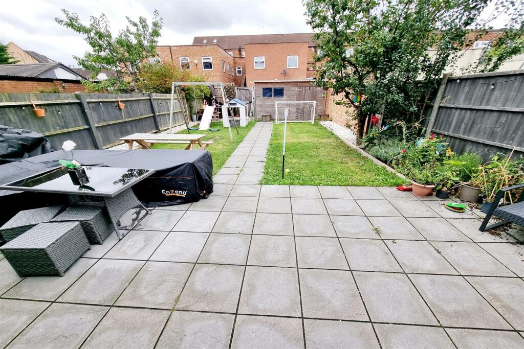 REAR GARDEN: