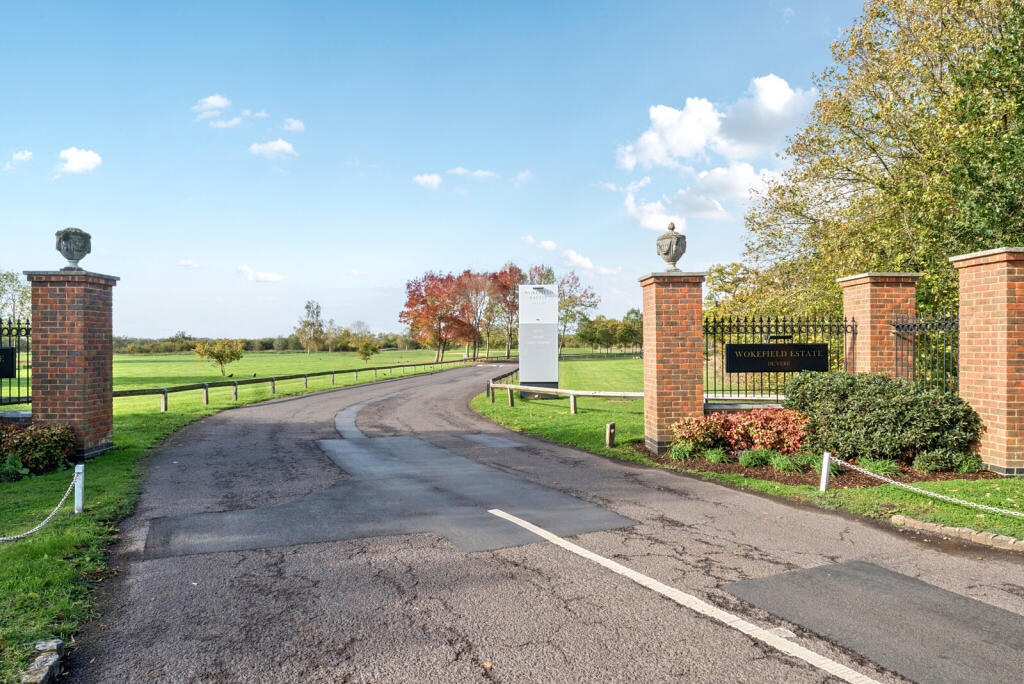 1371780-21-68fb8c...