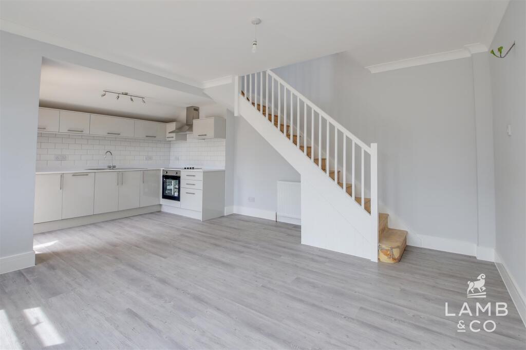 KITCHEN/LIVING SPACE