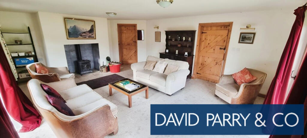 4 Bedroom Property with Land