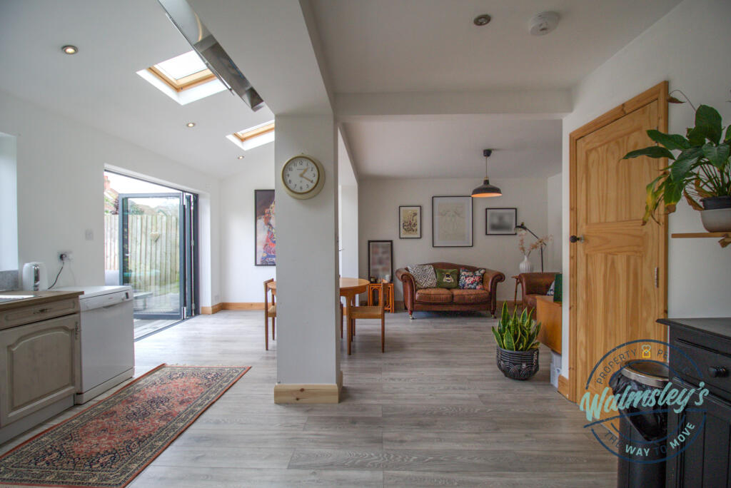 Kitchen dining &amp; family room x 2