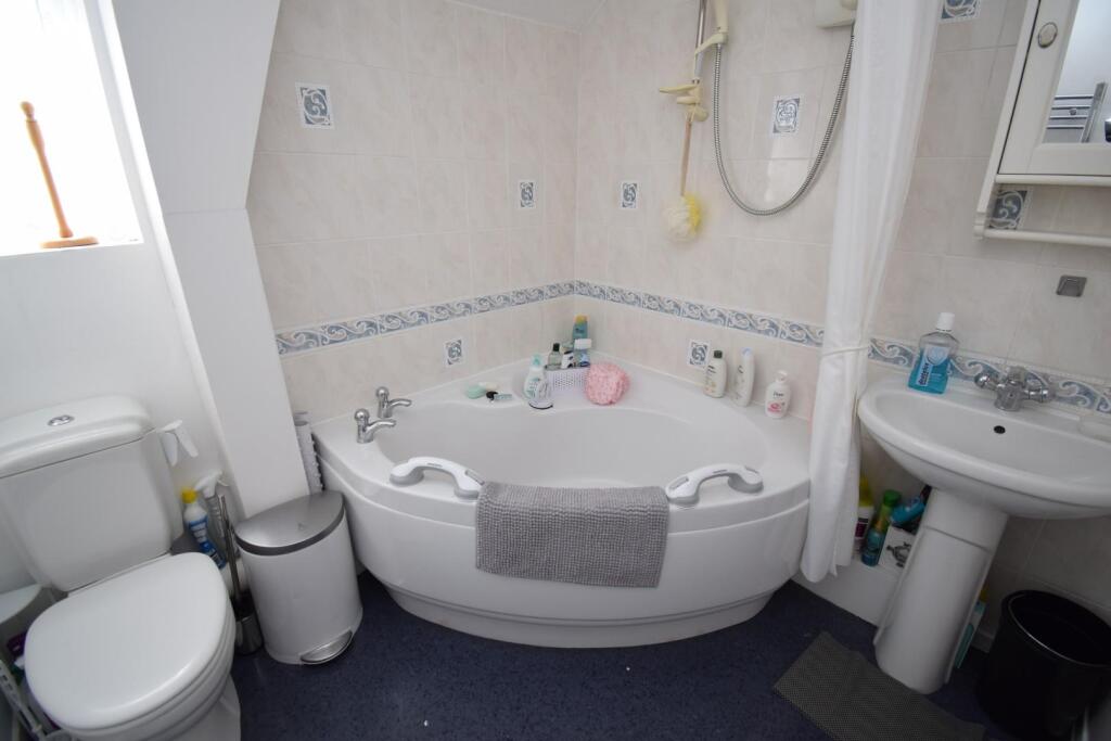 Bathroom.JPG