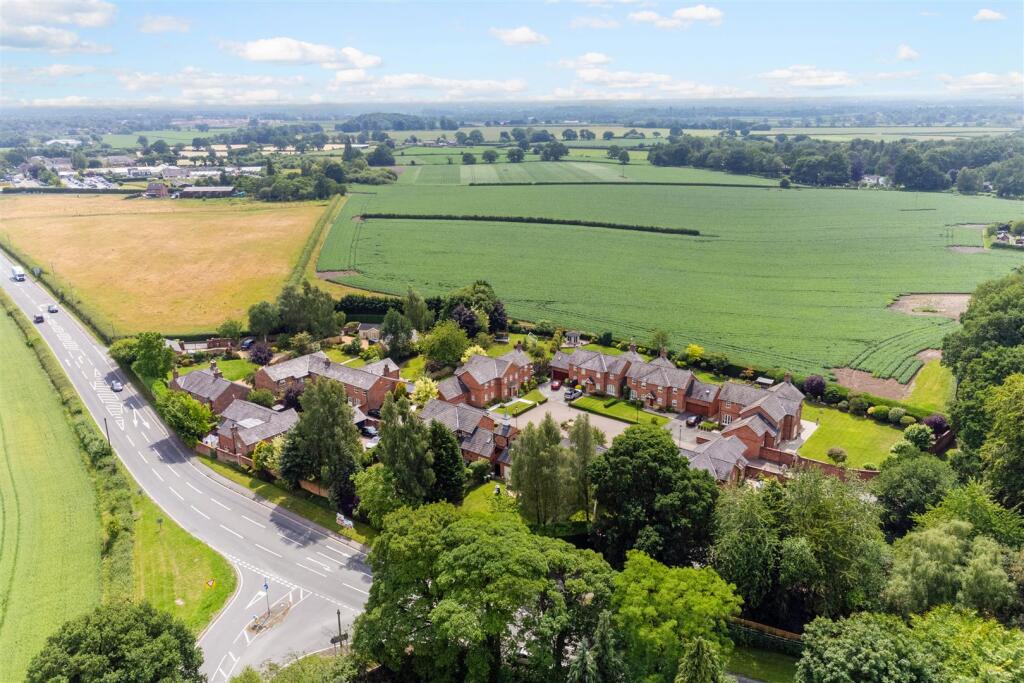 94088_8 Steadings Rise Mere (2).jpg