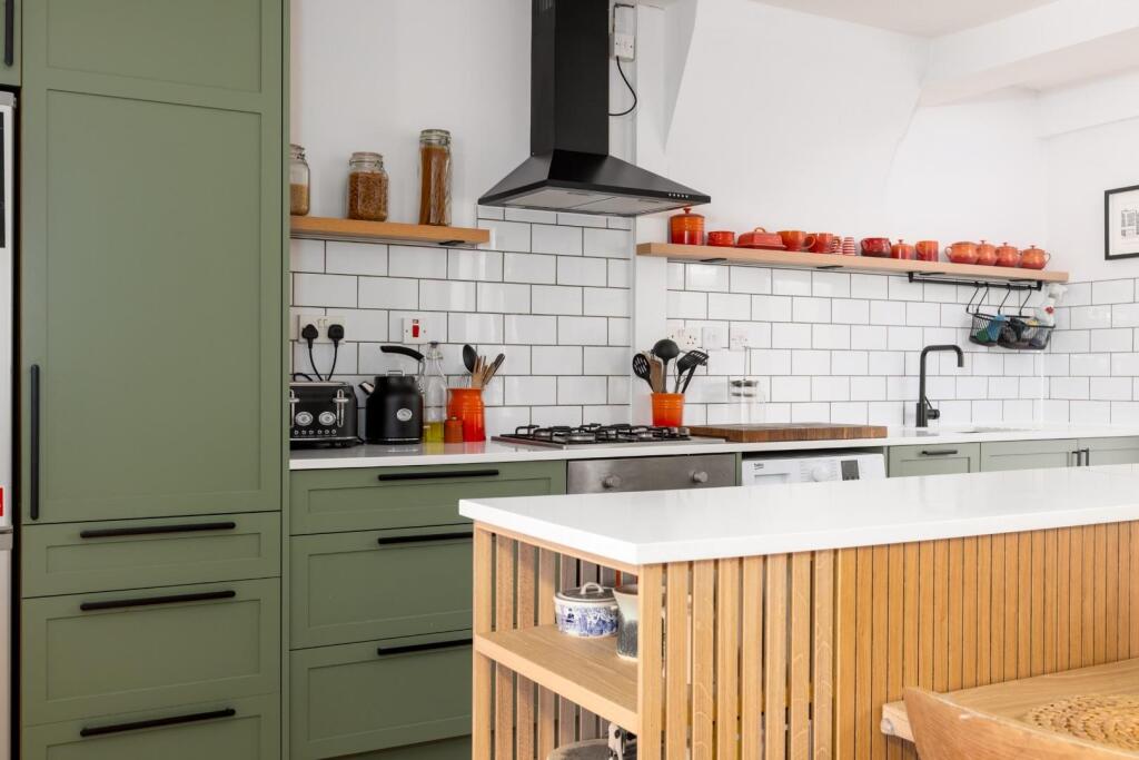 15 Stuart Street, BS5-24.jpg