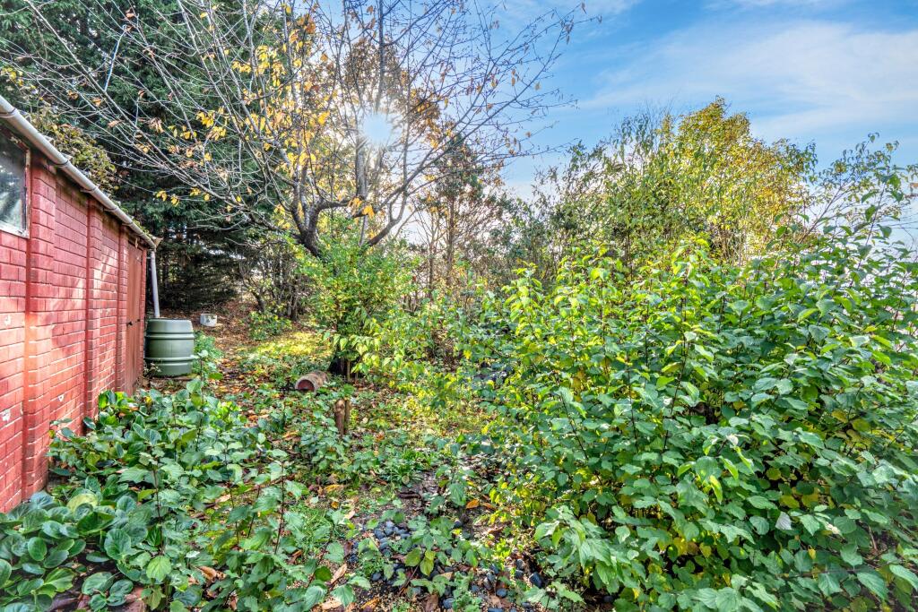5 West Road, Farnborough, Hampshire, GU14 8EZ