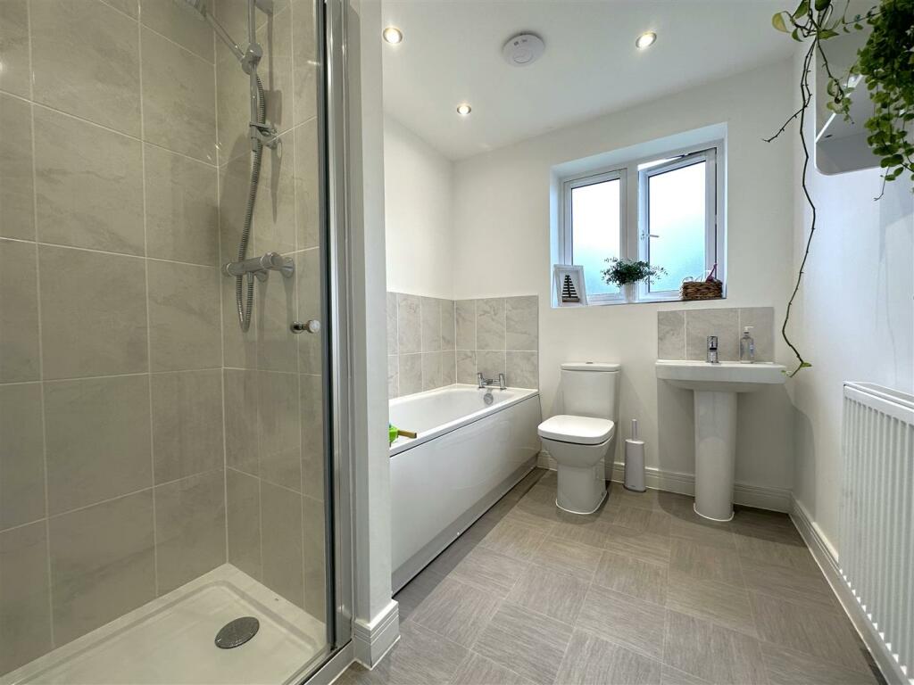 Four-Piece Family Bathroom 373