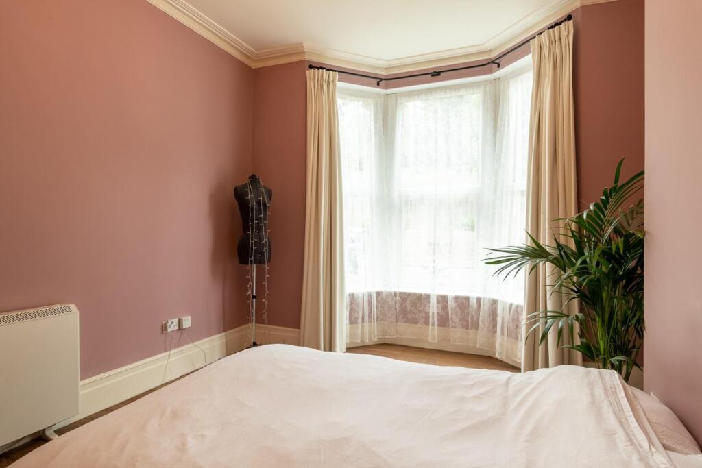 Ground Floor Flat 130 London Road West-8.jpg