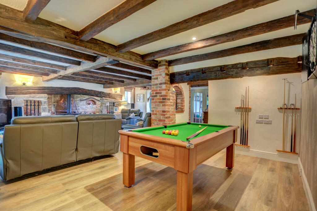 pooltable