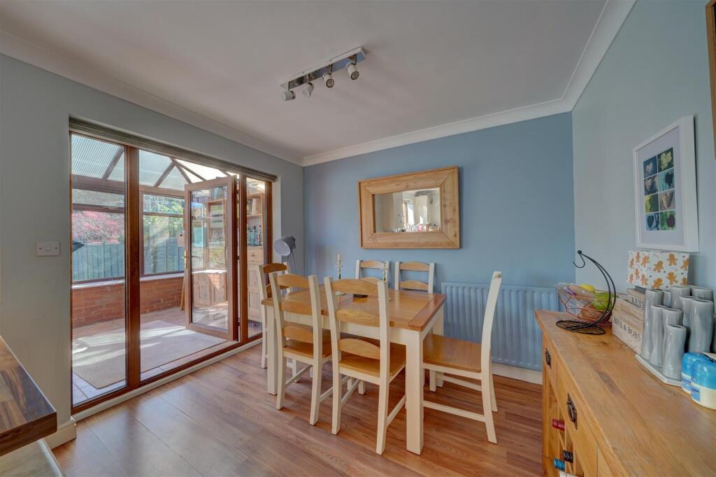 23 Foster Crescent (11).jpg