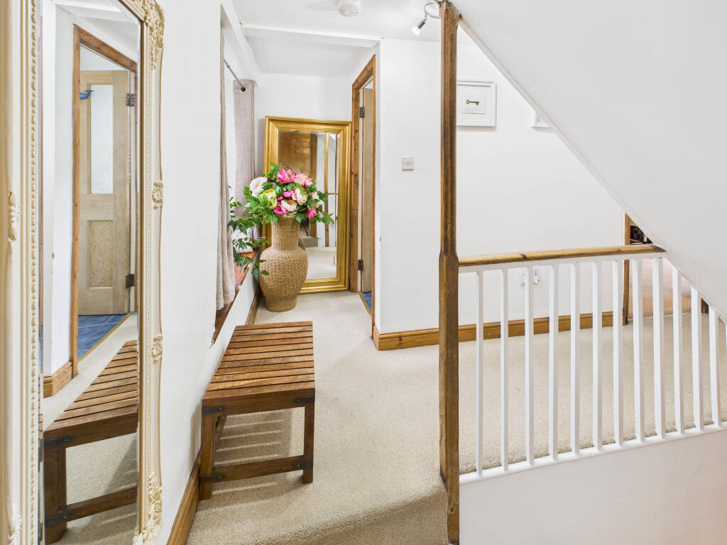 CAM05627G0-PR0022-STILL007