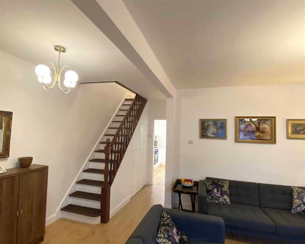 58 Palmeira Road - 4.jpeg