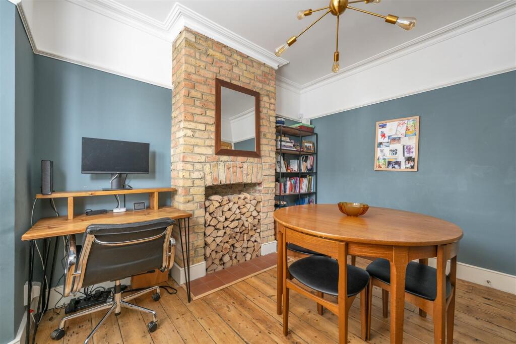 Vansittart Road, E11