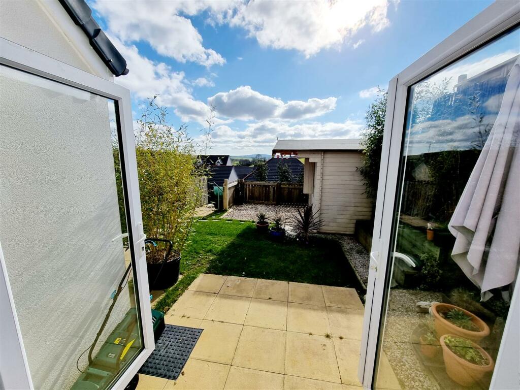 Bed 4 Patio.jpg