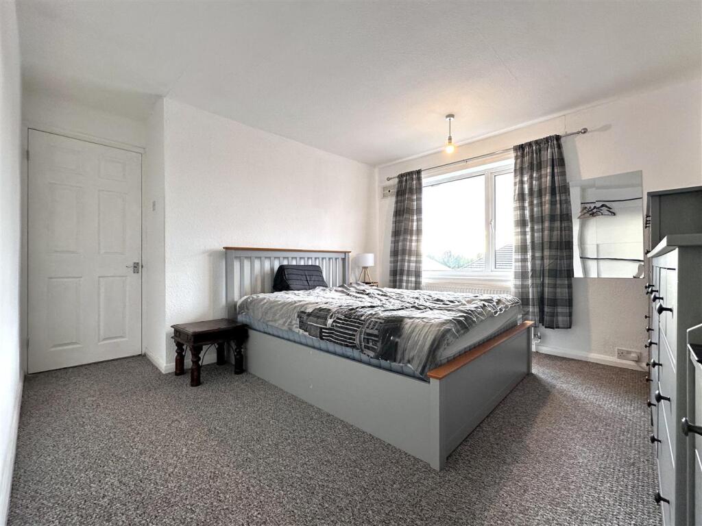 Master Bedroom 327