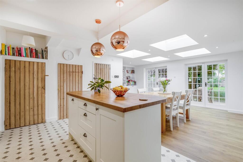 Norton Way South 357-24.jpg