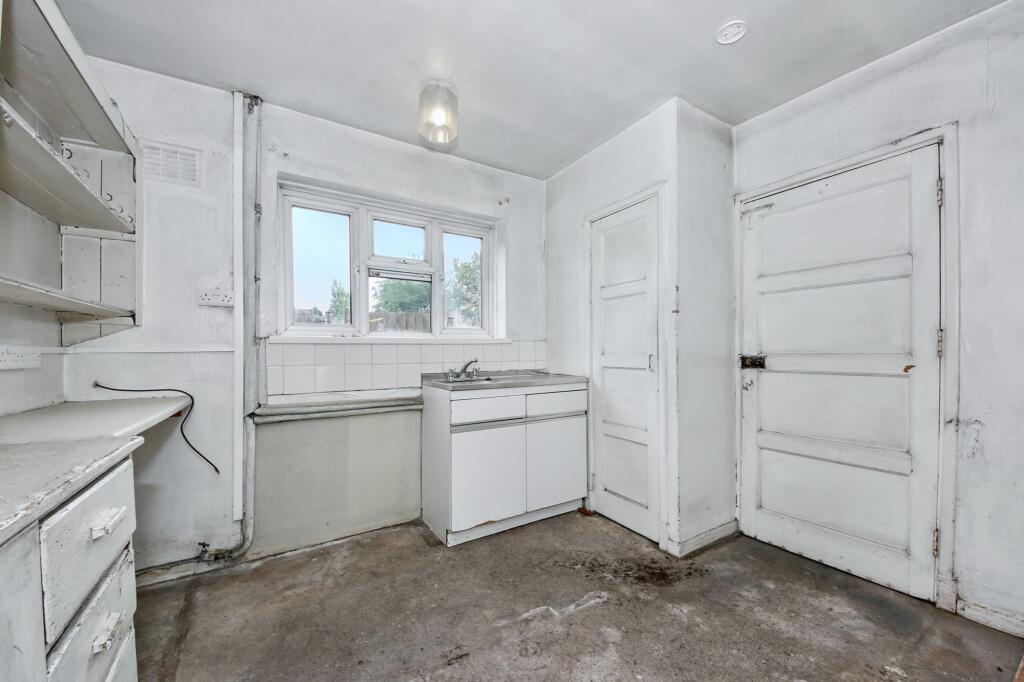 79 Darwin Road, Walsall WS2 7EP