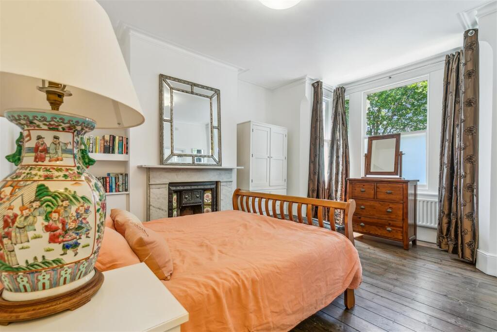 Prebend Gardens, W4 - FOR SALE