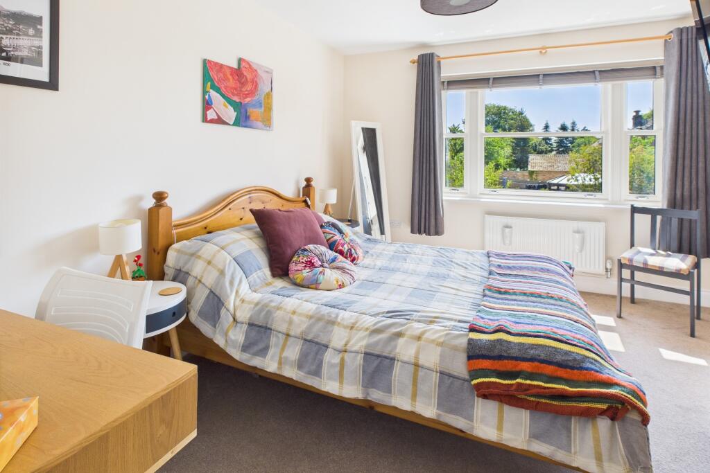 CAM02519G0-PR0278-STILL011