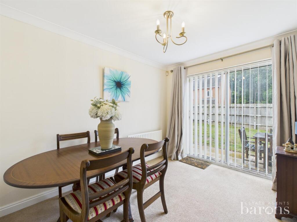 CAM05500G0-PR0051-STILL004.jpg