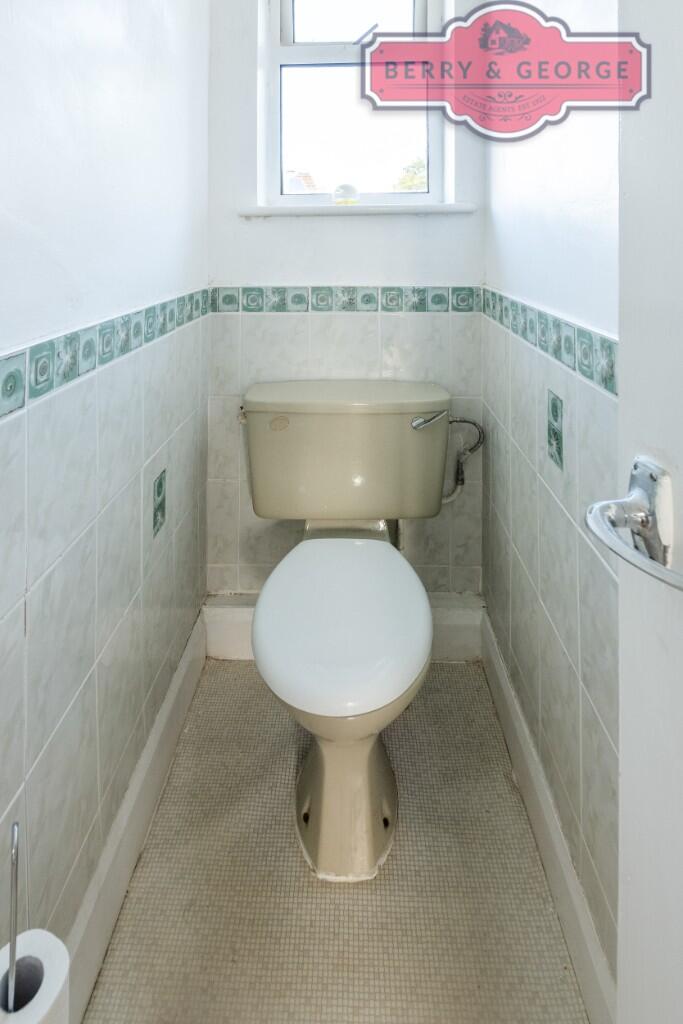 SEPARATE WC