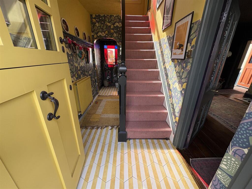 Hallway.jpg
