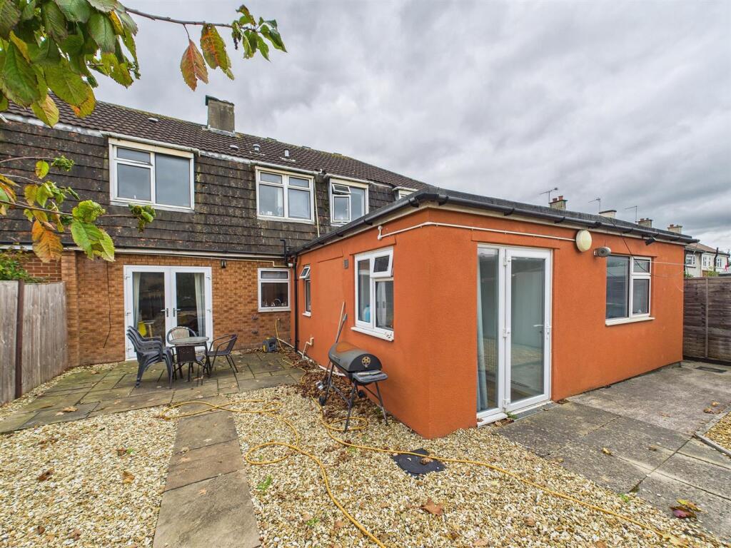 17 - 8 bedroom HMO.jpg