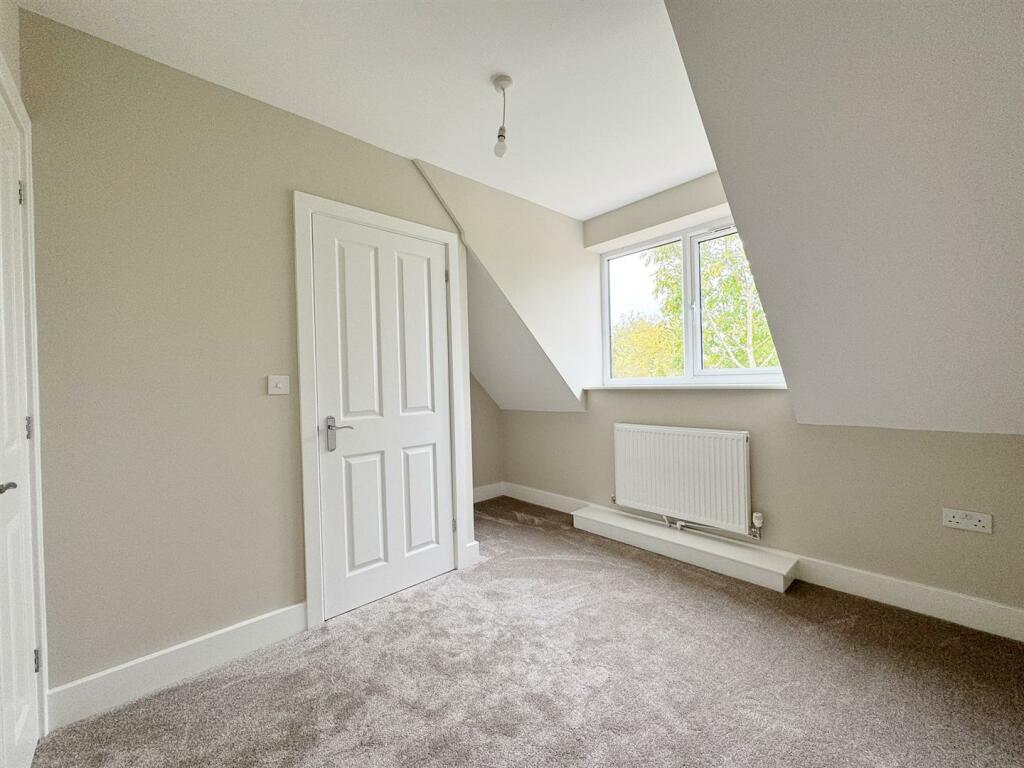 6A Staion Rd Desborough-58.jpg