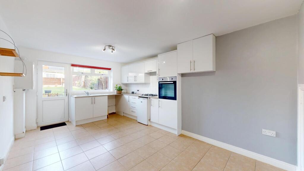 LARGE KITCHEN/DINING ROOM