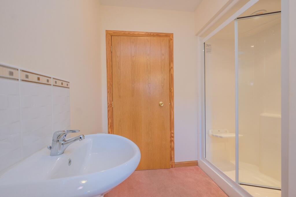 Family bathroom alternative view