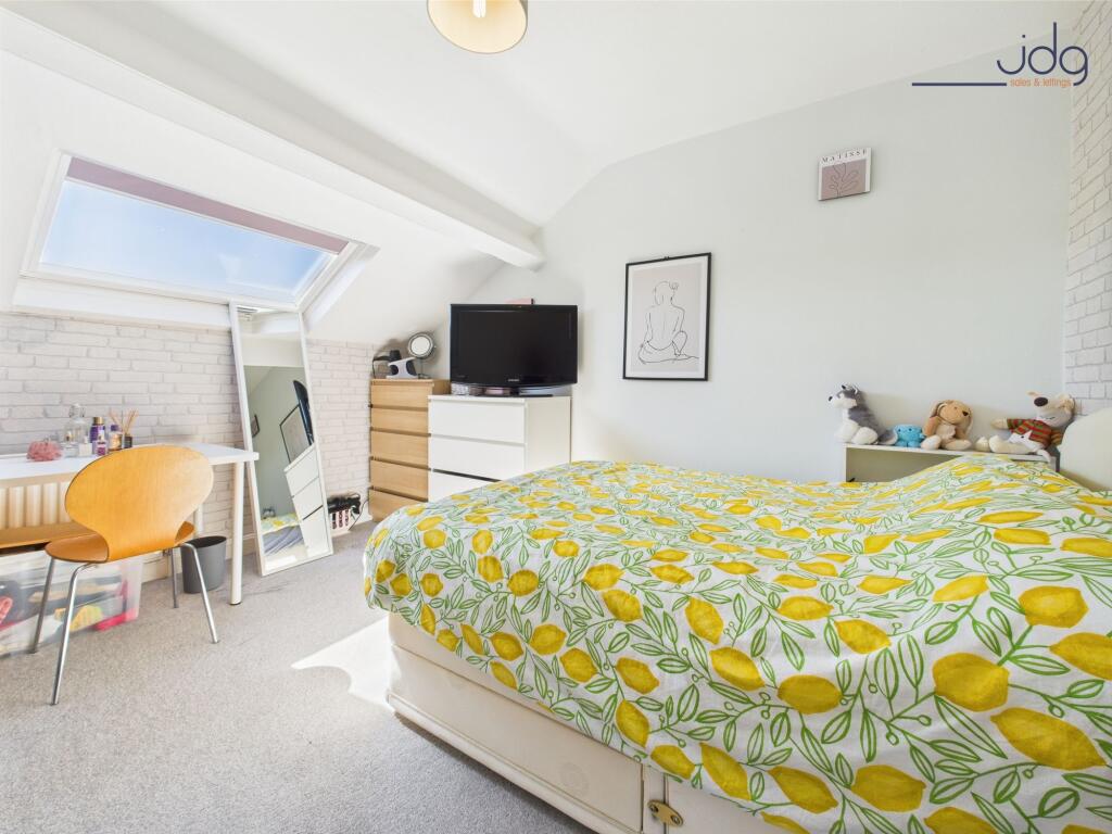 Second Floor Double Bedroom 1