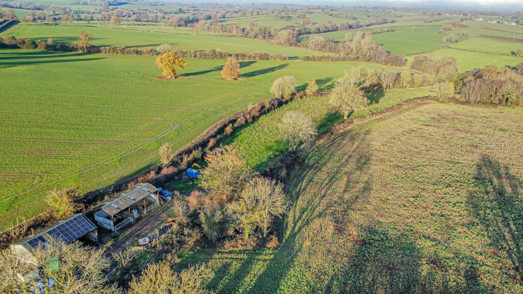 dji_fly_20251203_141812_924_1764771950355_photo_op