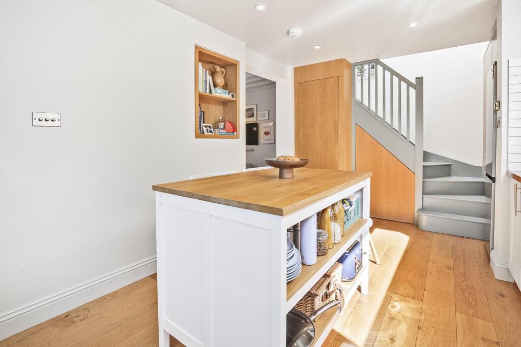 1463639988 - St.Julians Farm Road, SE27 - 6.jpg
