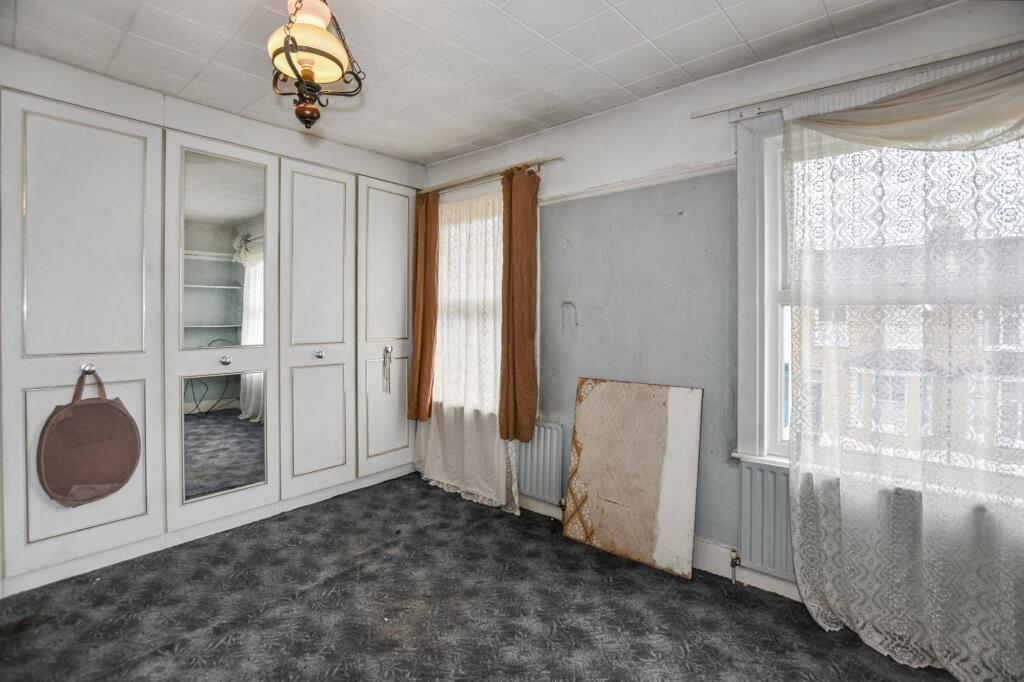 18 Ronver Road, London, SE12 0NJ