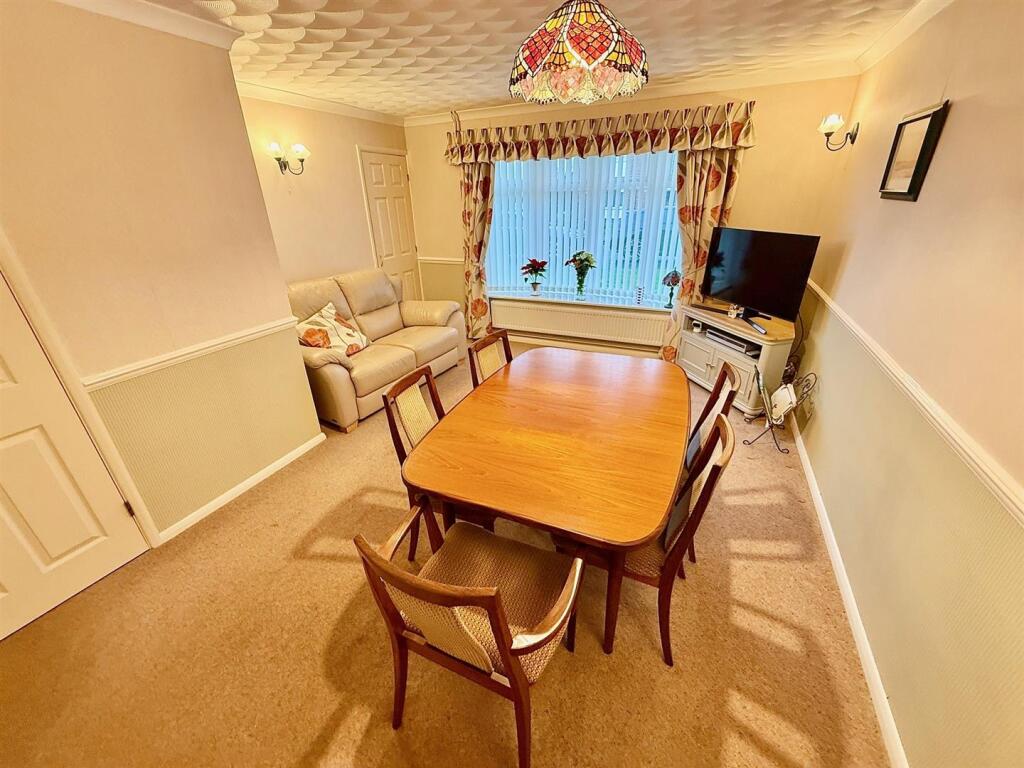 Sitting room/bedroom 3