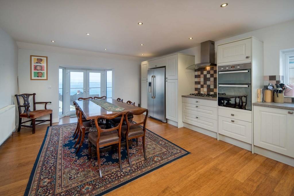 Kitchen diner