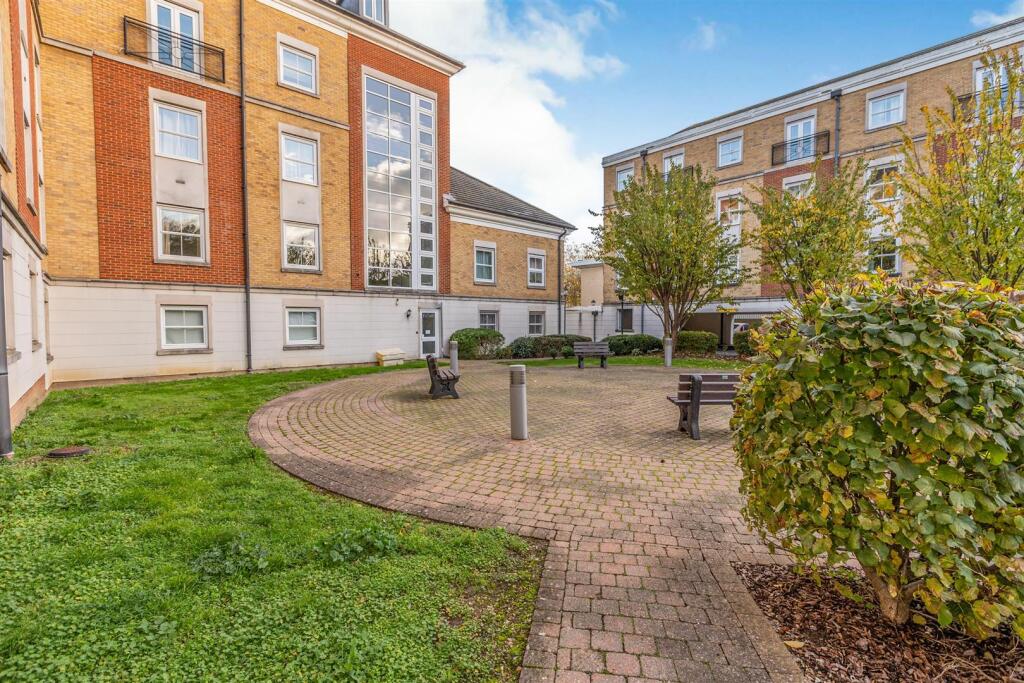 solomonscourt451highroadlondonn120aw-1 (16).jpg