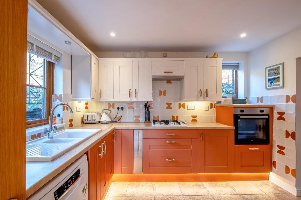 26 Oubas Hill (18 of 37).jpg