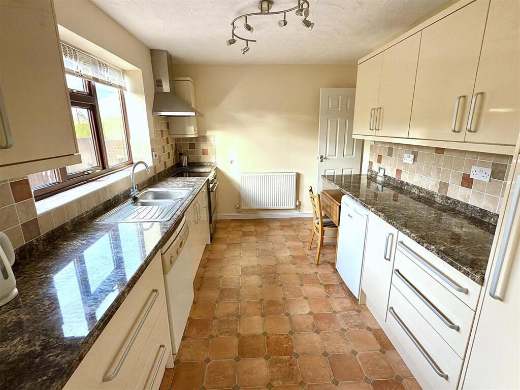 KITCHEN BREAKFAST ROOM.jpg