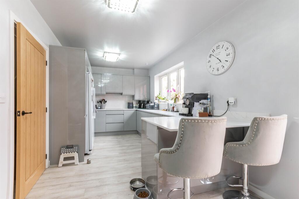 Kitchen Family Room