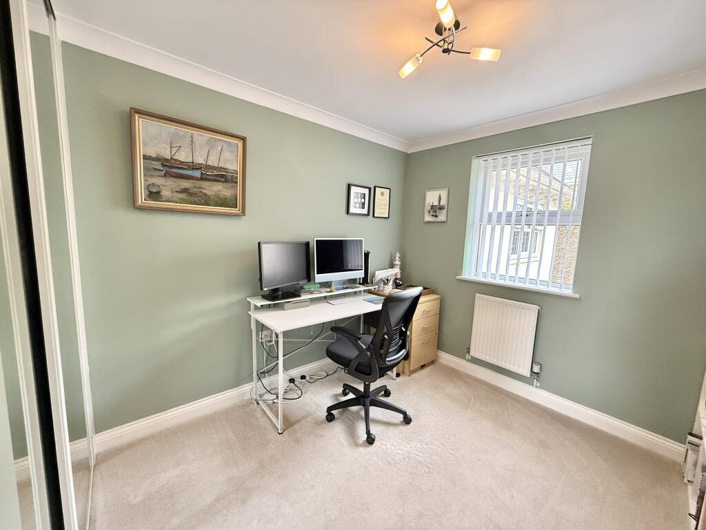 Bedroom with Fitted Wardrobes