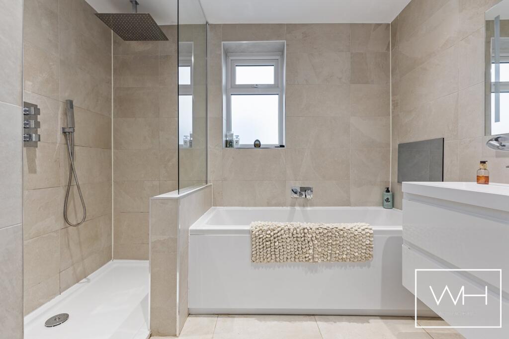 17 St Giles Gate, Cu