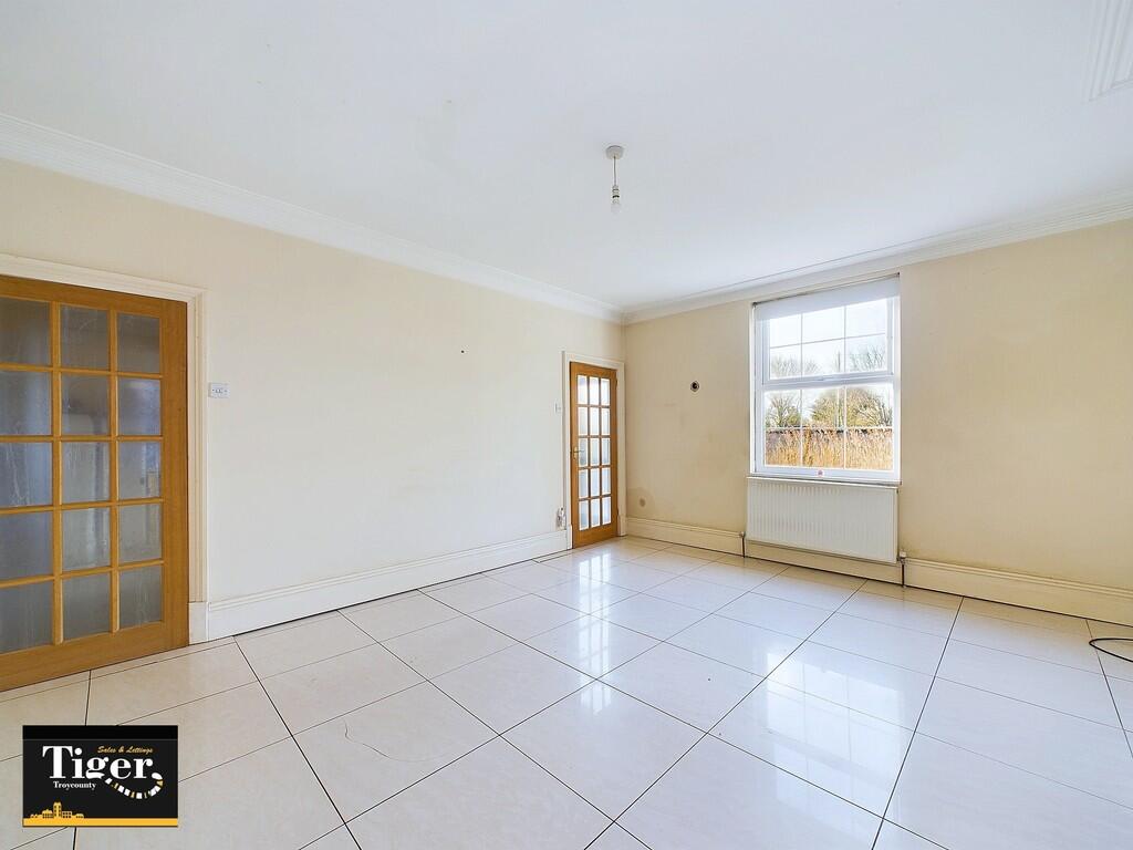 CAM02176G0-PR0463...