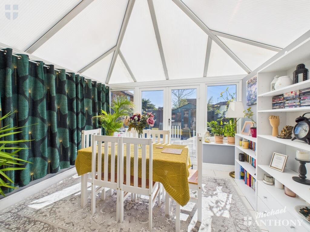 CAM03218G0-PR0597-STILL006