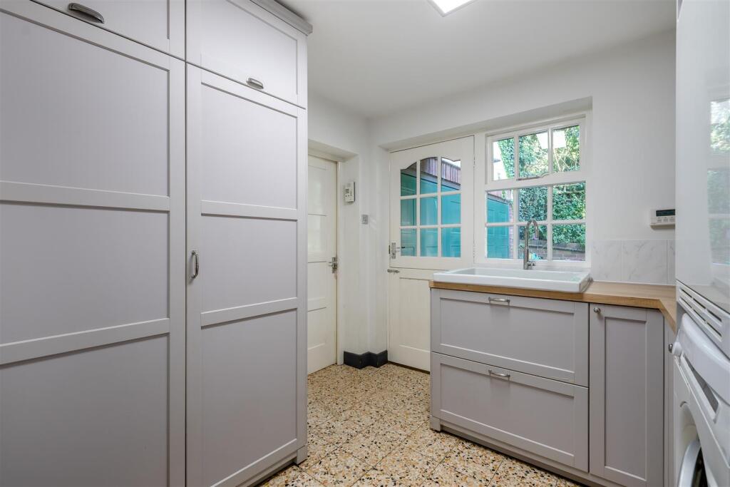 8645743-interior05.jpg