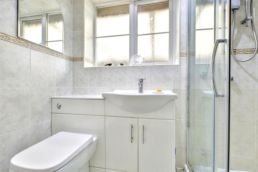 Shower Room_1.jpeg